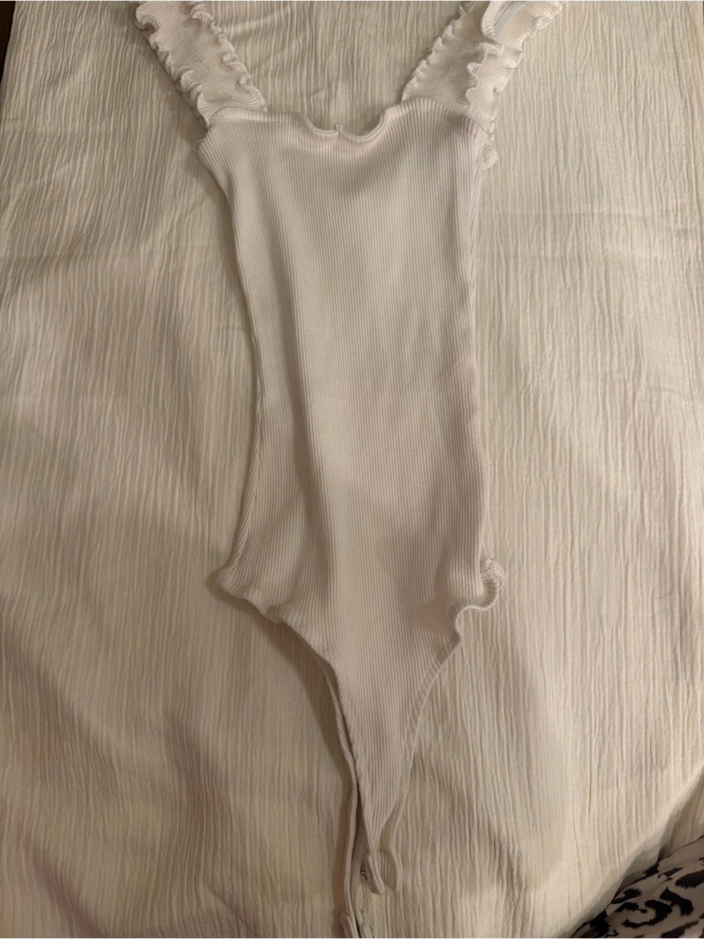 Source Unknown White Ribbed Ruffle Strap Bodysuit - Picture 2 of 3